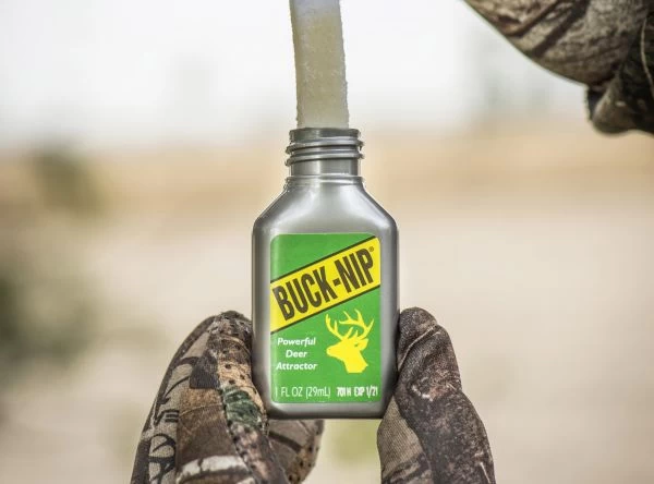 Wildlife Research Center Attractant Buck Nip 1oz High-Performance Curiosity Scent 320 2 Wildlife Research Center Attractant Buck Nip 1oz High-Performance Curiosity Scent 320 - Image 2